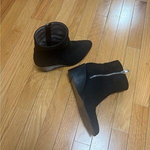 Black suede Ankle Boots